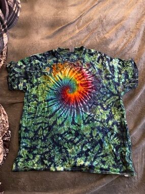 Gildan Unisex Short-Sleeve Tie-Dye Tee in Green, Blue, Red, Yellow